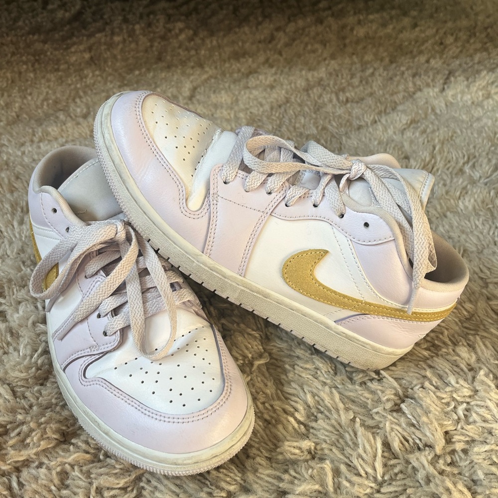 White, purple and yellow Nike air Jordan low Sneakers